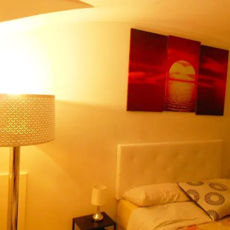 招待所 Elegant Private Basement In The *