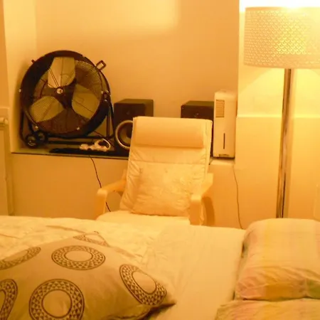 Elegant Private Basement In The 招待所 米兰