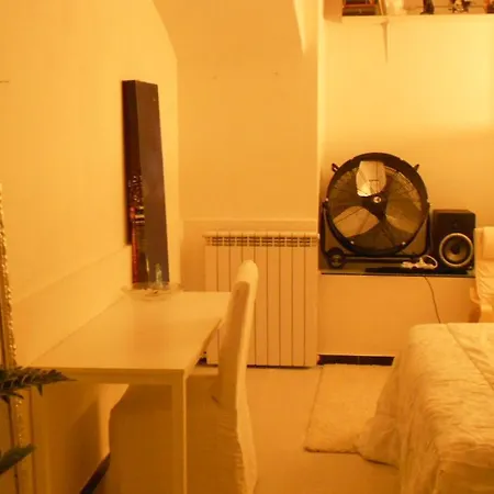 Elegant Private Basement In The 招待所