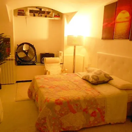 Elegant Private Basement In The 招待所 *