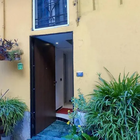 Elegant Private Basement In The * 米兰