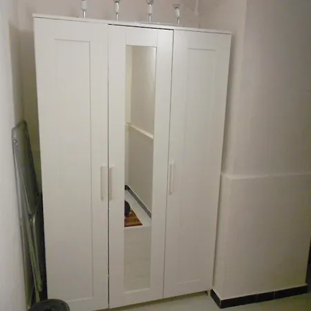 Elegant Private Basement In The 招待所 *