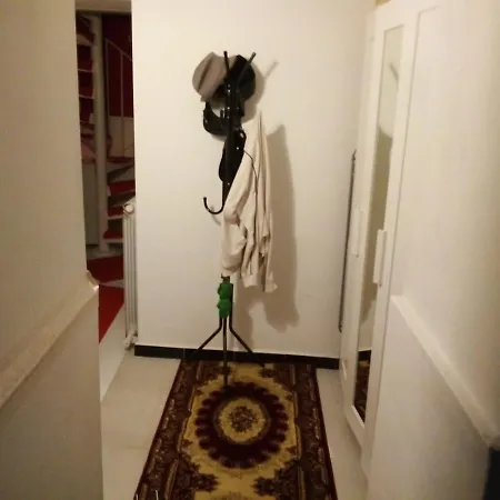 Elegant Private Basement In The 招待所 米兰